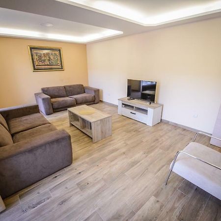 Apartment Vrutak Котор Екстер'єр фото