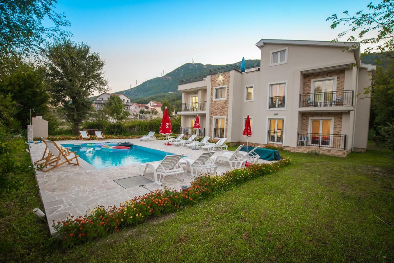 Apartment Vrutak Котор Екстер'єр фото