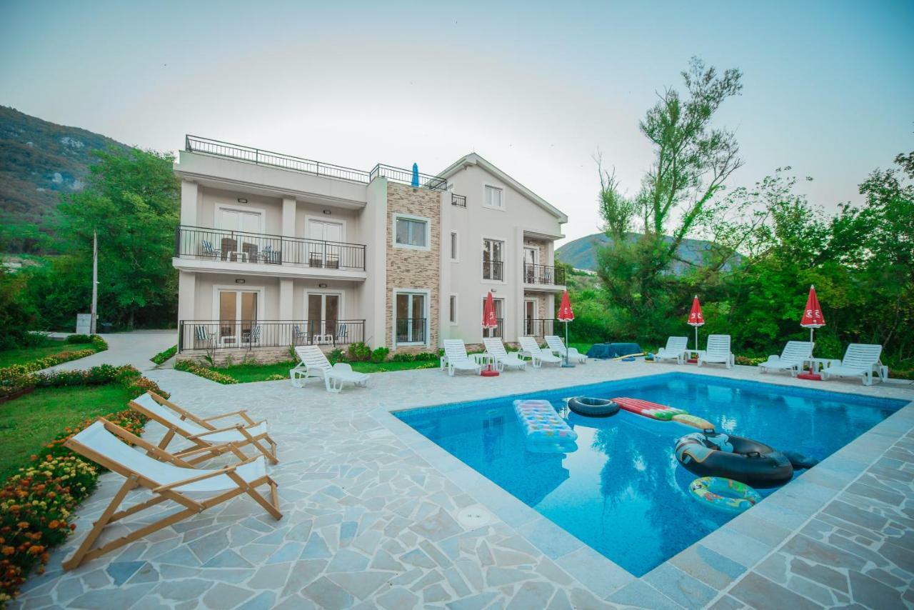 Apartment Vrutak Котор Екстер'єр фото