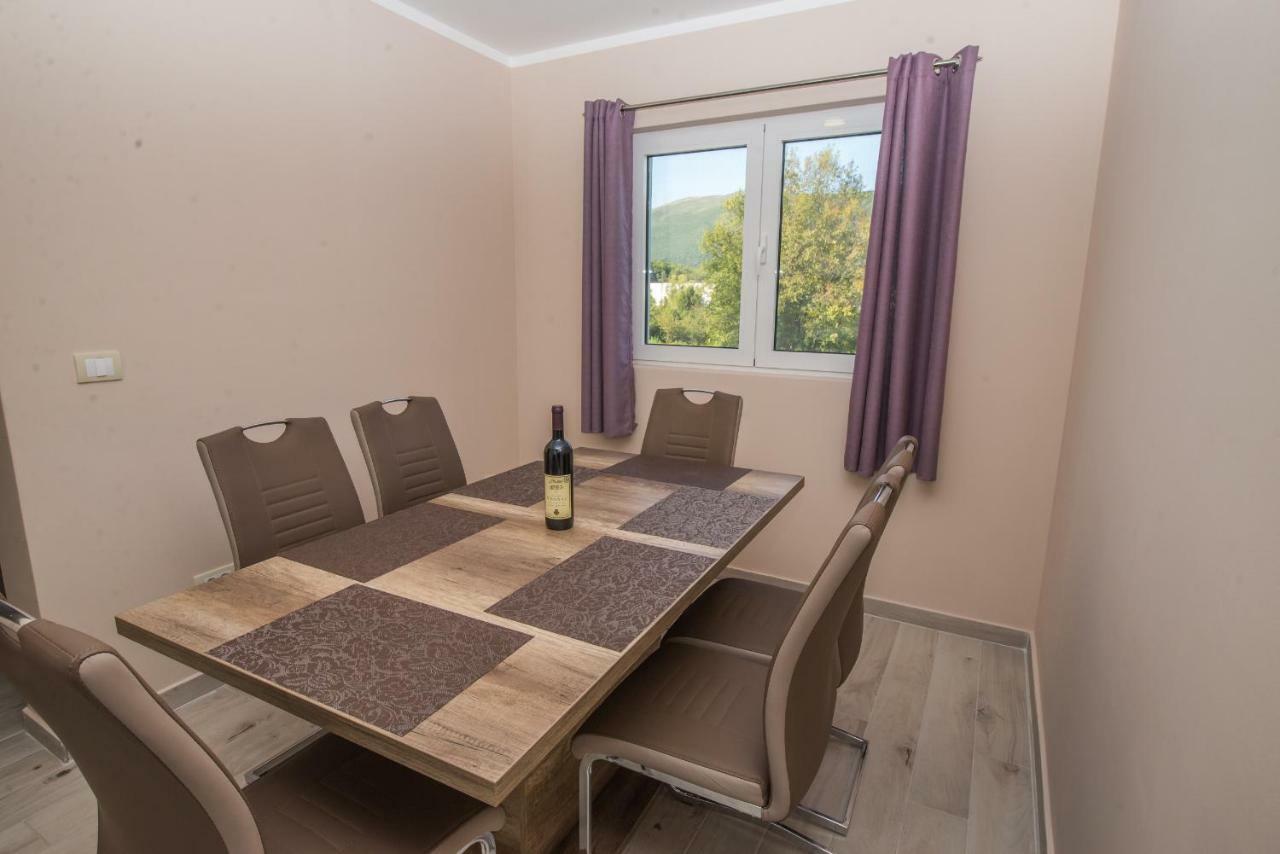 Apartment Vrutak Котор Екстер'єр фото