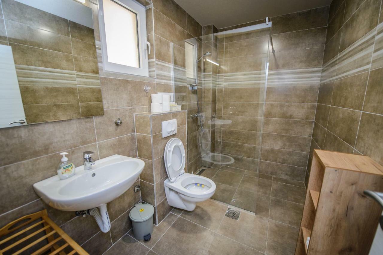 Apartment Vrutak Котор Екстер'єр фото
