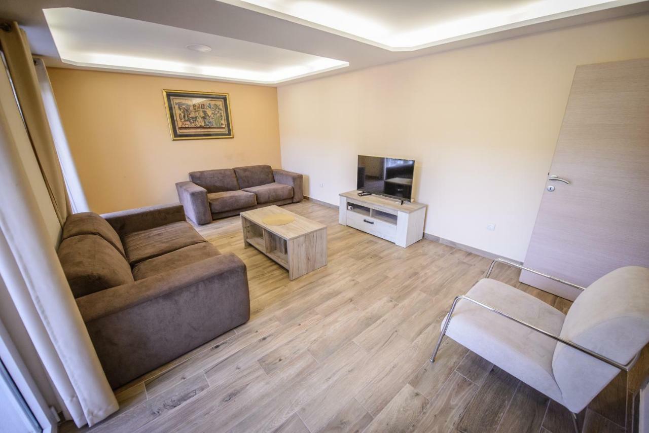 Apartment Vrutak Котор Екстер'єр фото