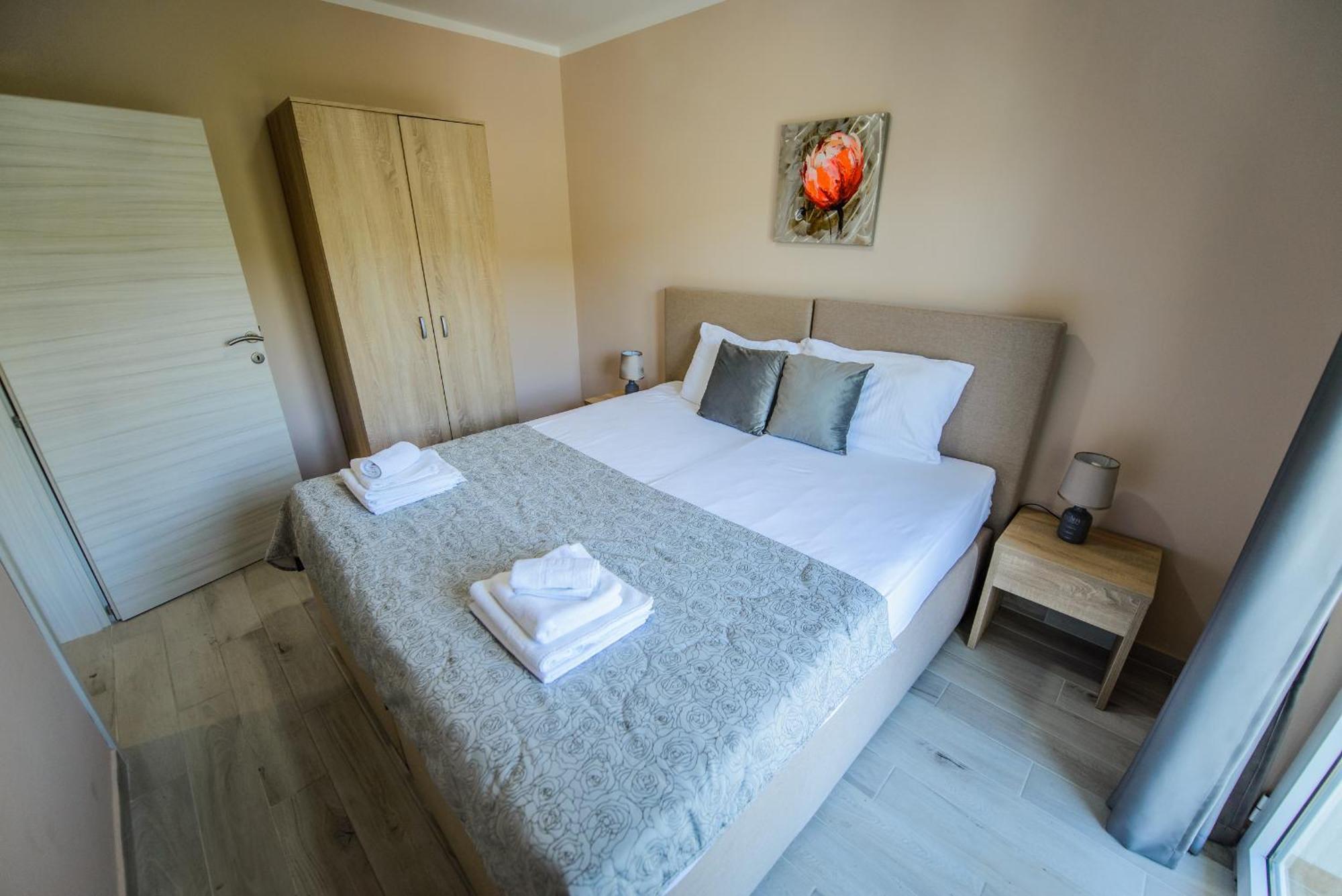 Apartment Vrutak Котор Екстер'єр фото
