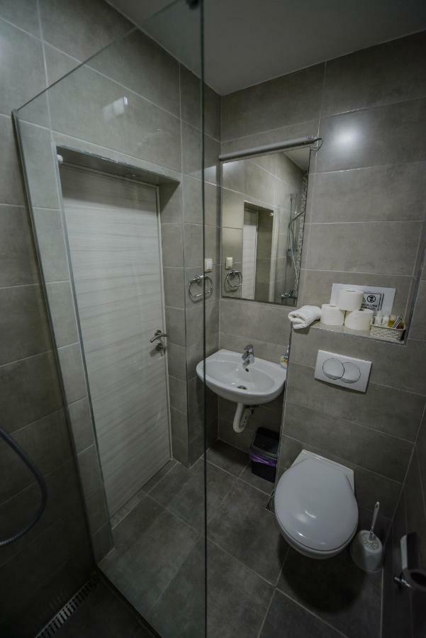 Apartment Vrutak Котор Екстер'єр фото