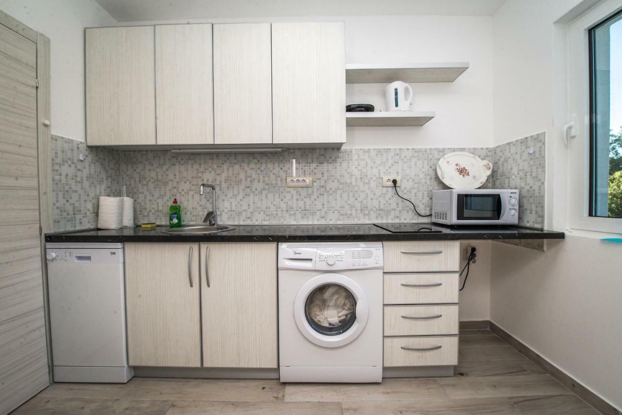 Apartment Vrutak Котор Екстер'єр фото