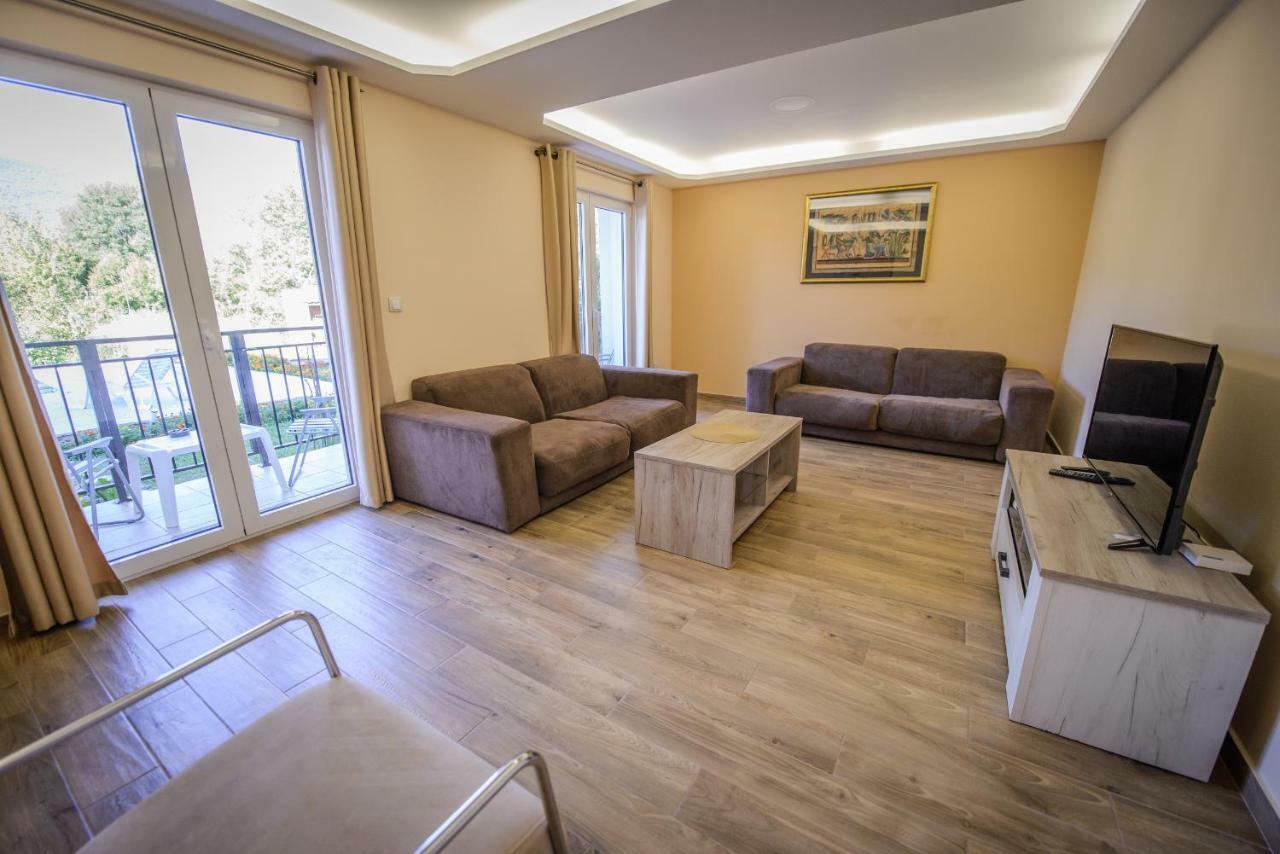 Apartment Vrutak Котор Екстер'єр фото